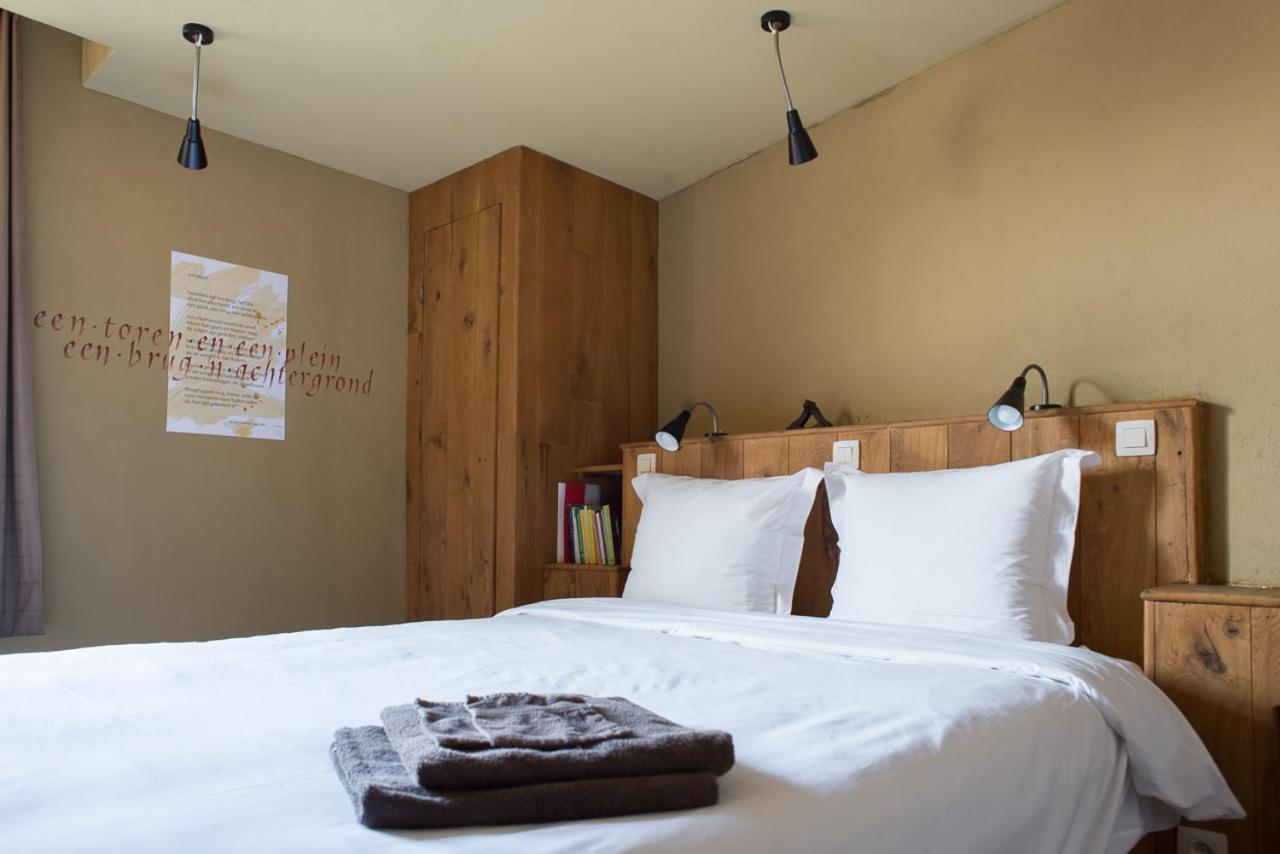 Poeziehotel Surplace - 15 Min Van Pairi Daiza & Industriezone Ghislenghien Bever Εξωτερικό φωτογραφία