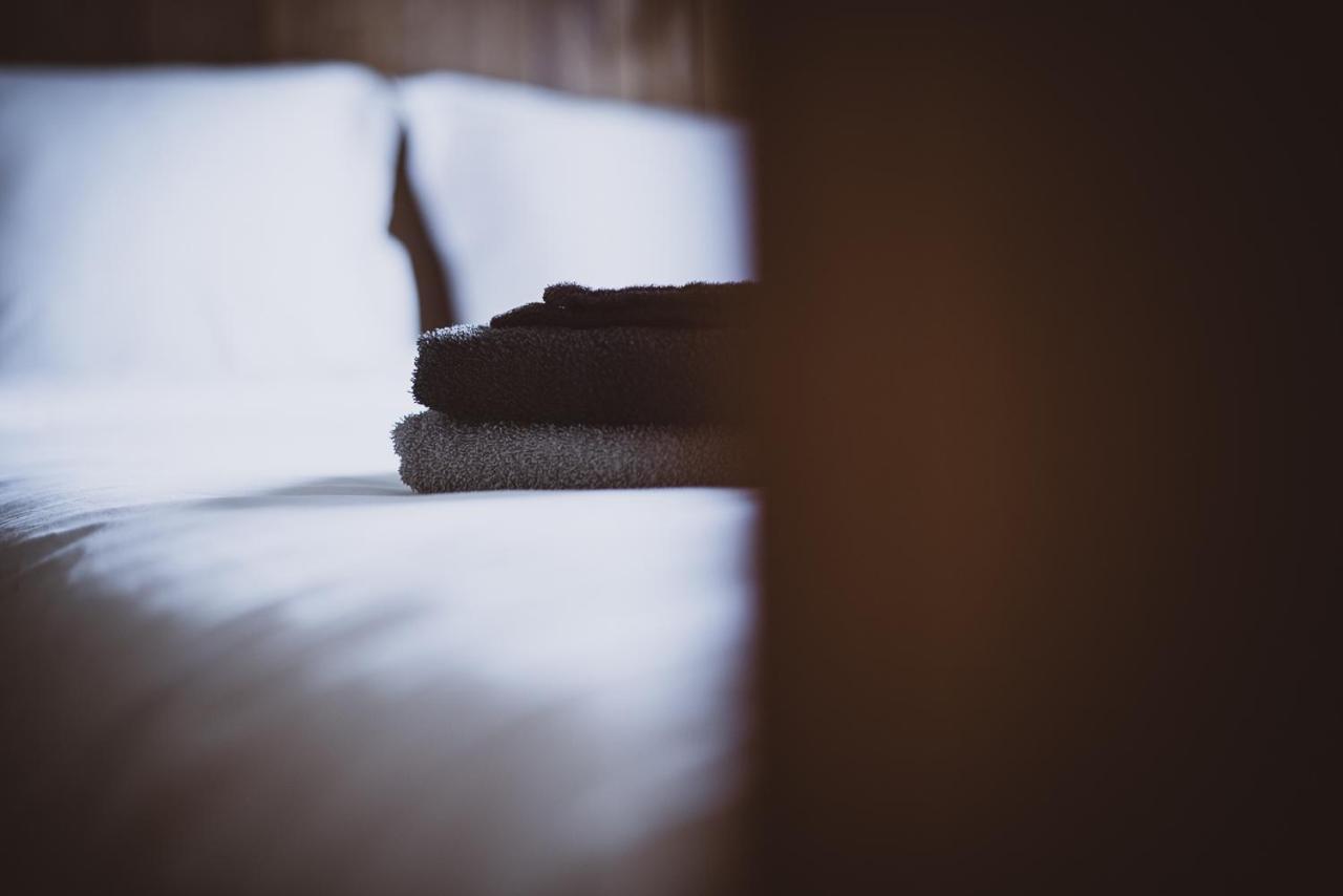 Poeziehotel Surplace - 15 Min Van Pairi Daiza & Industriezone Ghislenghien Bever Εξωτερικό φωτογραφία